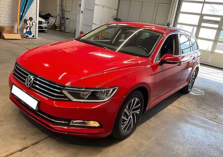 VW Passat Variant Volkswagen Comfortline+AHK*NAVI*MASSAGE SITZ
