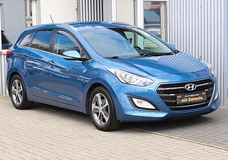 Hyundai i30 cw YES!+Navi+Kamera+AHK+Klimaaut+2.Hand