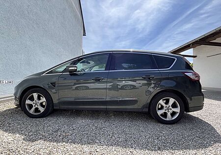 Ford S-Max Titanium-AHK-Keyless-7-Sitzer