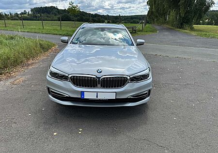 BMW 530 i xDrive Touring Aut. Luxury Line, HeadUp, Pano