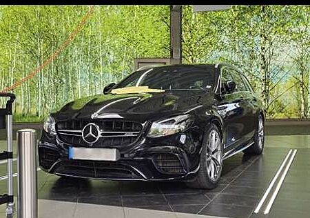 Mercedes-Benz E 63 AMG Mercedes E 63 S AMG 4Matic+ T 9G-TRONIC