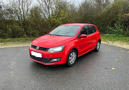 VW Polo Volkswagen Trendline, LED, Navi, Bluetooth, 8-fach bereift