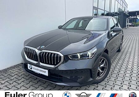 BMW 520 iA Lim DE-FZG LkHz DrivAss+ Parkass LED NAV