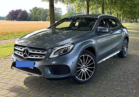 Mercedes-Benz GLA 180 7G-DCT Sport Peak Edition