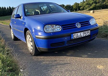 VW Golf Volkswagen 1.6 FSI Trendline