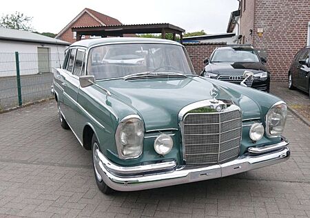 Mercedes-Benz 220 SB W111 Heckflosse