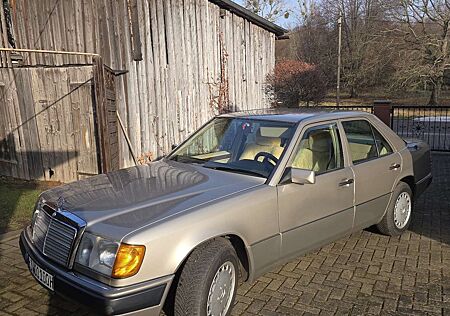 Mercedes-Benz E 300 D