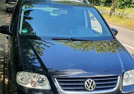 VW Touran Volkswagen 1.9 TDI DSG Conceptline