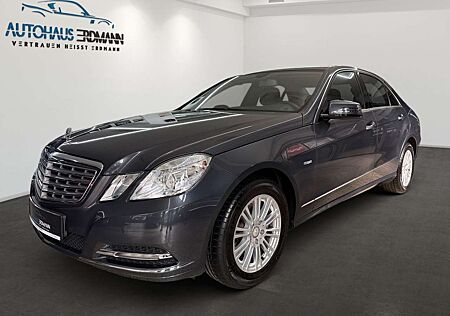 Mercedes-Benz E 200 Autom*Navi*PDC vo+hi*Sehr sauber !