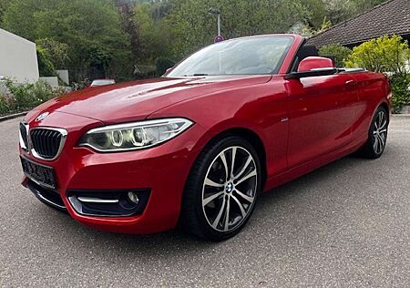 BMW 218 i Sport Line/2.Hd/Autom/18"/LR-HzG/AHK/SHZ/PDC