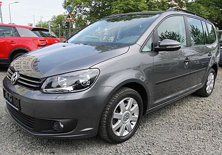 VW Touran Volkswagen Trendline 1.6TDI DSG BMT Navi Tel PDC SH