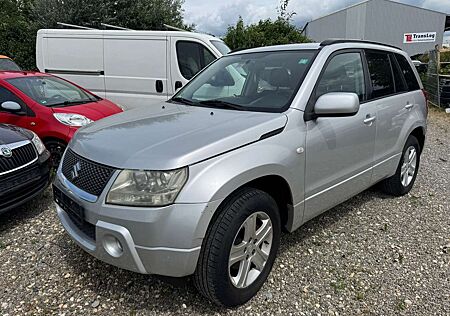 Suzuki Grand Vitara 2.0 Club (5-trg.)