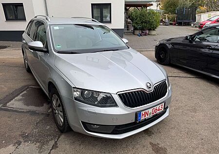 Skoda Octavia Combi Style 2.0 TDI DSG Xenon Navi PDC