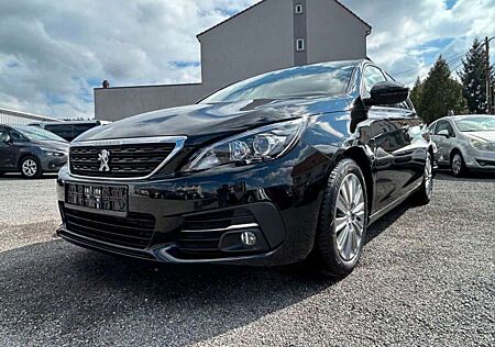 Peugeot 308 ACTIVE PACK KAMERA + NAVI + SHZ + TEMP