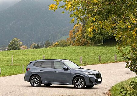 BMW iX1 xDrive30 M Sportpaket