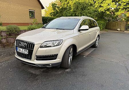 Audi Q7 3.0 TDI / Automatik/ Navi/ 7Sitzer/ AHK/ Xenon