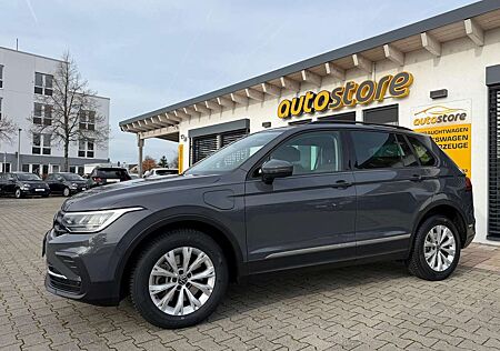 VW Tiguan Volkswagen Life eHybrid 180 kW (245 PS), Automatik, Fronta...