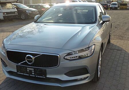 Volvo S90 Momentum
