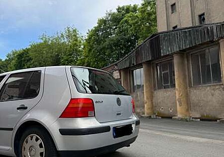VW Golf Volkswagen 1.6