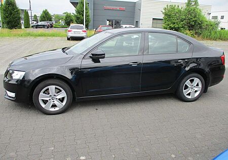 Skoda Octavia 1.6 TDI Green tec Ambition Klima Scheckheftgepf