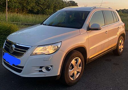 VW Tiguan Volkswagen 2.0 TDI DPF 4MotionTrack