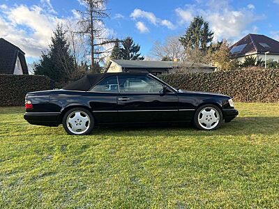 Mercedes-Benz E 320 E 320