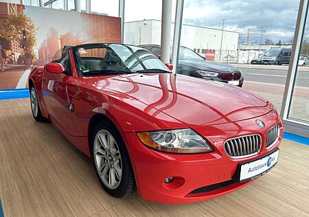 BMW Z4 3.0i Sport-Lederlenkrad Leder SHZ HIFI