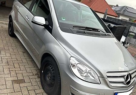 Mercedes-Benz B 180 TÜV neu. BlueEFFICIENCY