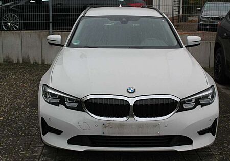 BMW 318 iA Touring Advantage Navi.LED.Tempom.PDCvohi