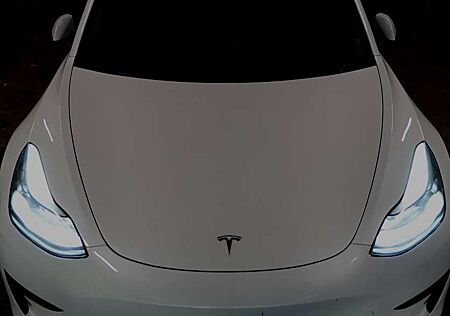 Tesla Model 3 Standard Reichweite Plus Hinterradantrieb