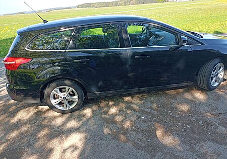 Ford Focus Turnier 1.0 EcoBoost Start-Stopp-System Tren