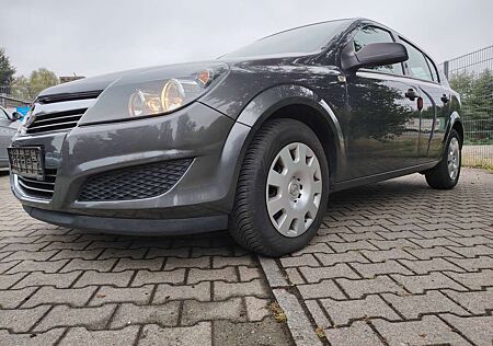 Opel Astra H Fließheck 5-Türer 1.4 Edition