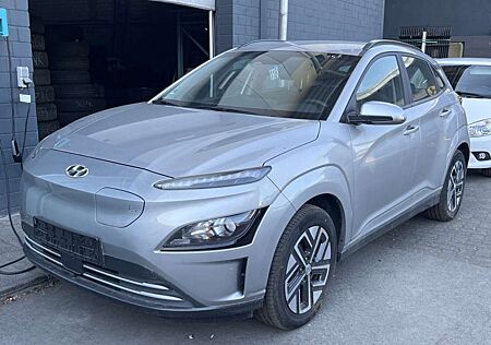 Hyundai Kona Select dig.Cockpit ACC R.Cam PDC DAB+ SHZ