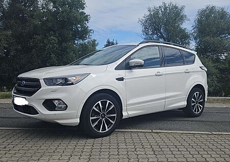 Ford Kuga 1.5 EcoBoost 2x4 ST-Line