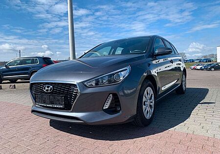 Hyundai i30 cw Select 1.4 TÜV 09/25