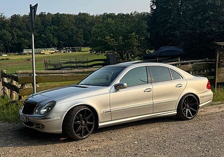Mercedes-Benz E 320 E. Klasse.
