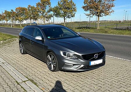 Volvo V60 Momentum R-Design Business Paket-Pro