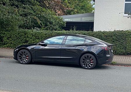 Tesla Model 3 Performance schwarz