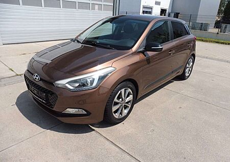Hyundai i20 1.4 YES! Gold Euro 6 4-türig