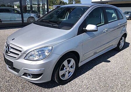 Mercedes-Benz B 180 Autotronic*Bi-Xenon*COMAND*Park-Assistent*1.Hand*