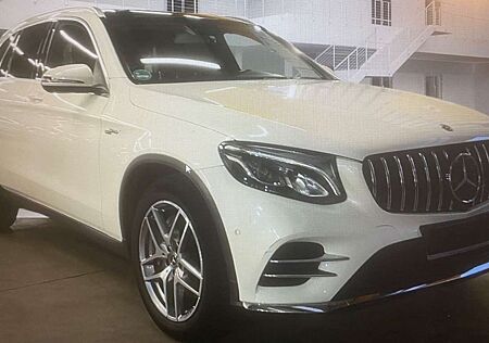 Mercedes-Benz GLC 300 4Matic AMG Pano Standeizung Distronic