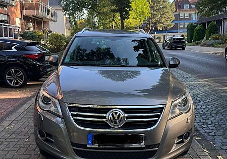 VW Tiguan Volkswagen Volkswagen 2.0 TDI Automatik - Vollleder