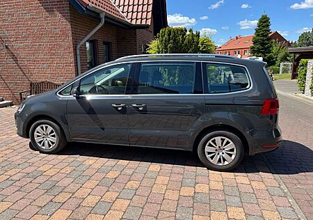 VW Sharan Volkswagen Comfortline Navi DSG 7 Sitzer , Kamera ,177 PS