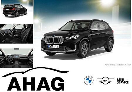 BMW iX1 xDrive30 Adaptives Fahrwerk Komfortzugang