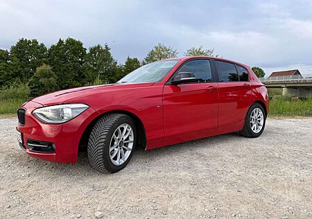 BMW 120d 120 Sport-Aut. Sport Line