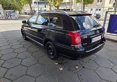 Toyota Avensis 2.0 D-4D erst 166000 TÜV neu
