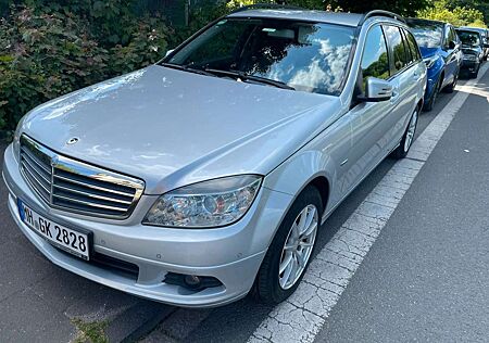 Mercedes-Benz C 180 Modell T Kompressor BlueEffici Navi Klima