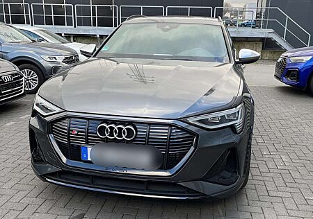 Audi e-tron S BLACK 21Z./SIDE/PANO/B&O/S-SITZE/MTRX