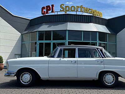 Mercedes-Benz 230 S sehr guter Zustand