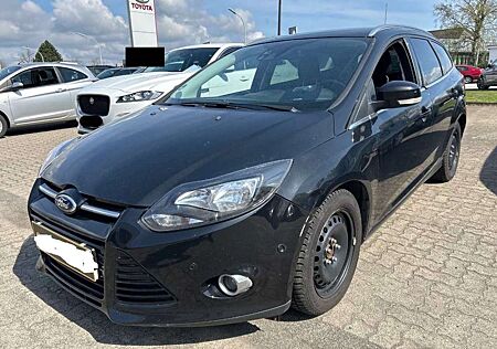 Ford Focus Titanium AUT. 2.0 TDCI*NAVI*R-CAM*AHK*PDC